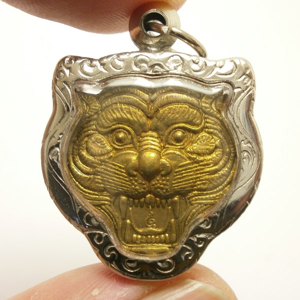 Magic Tiger face small batch Phra LP Pern blessed 1998 Bangphra temple muay thai muaythai powerful miracle magic amulet protection pendant