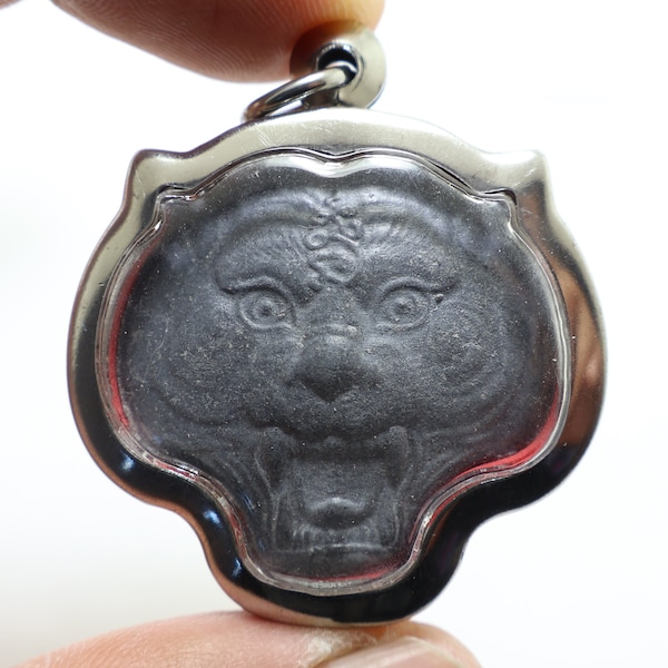 Magic Tiger face Phra LP Pern of wat Bangphra temple muay thai muaythai powerful miracle magic amulet protection pendant Thailand nice gift