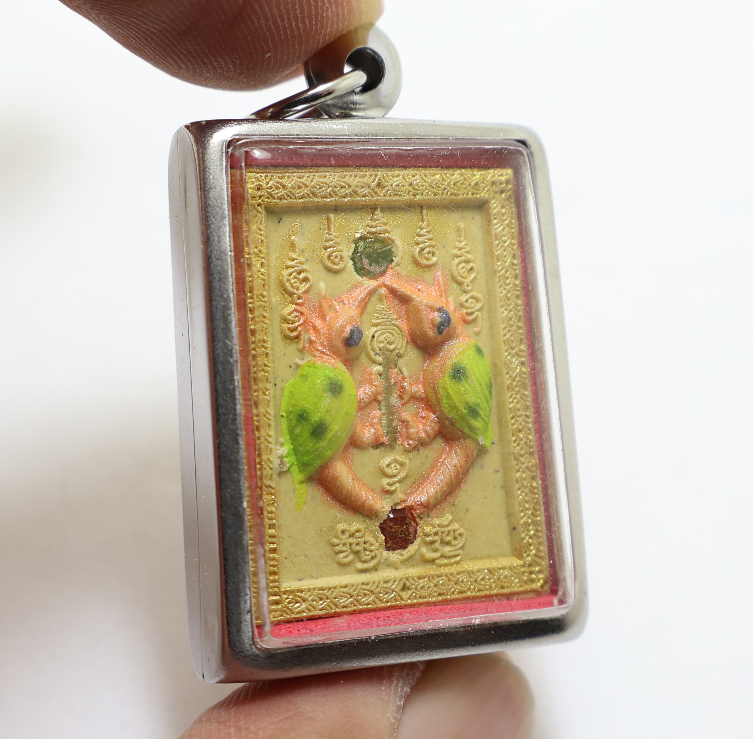 魔法の蝶サリカテープのお守り：タイの幸運のペンダント - Etsy 日本