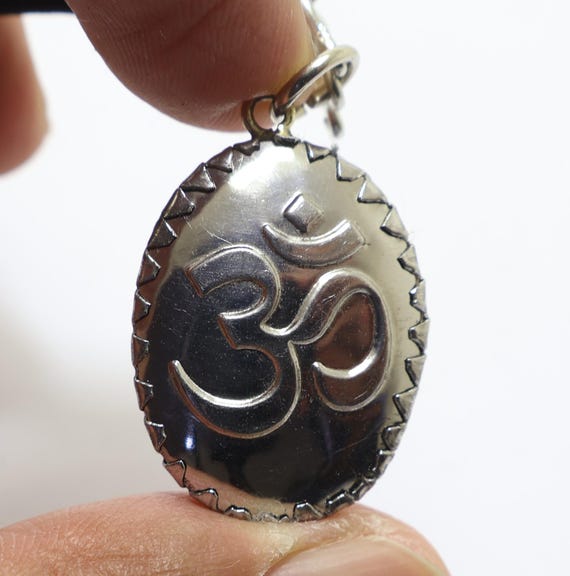 シヴァ神オーム・ペンダントヘッド(green)＋ステンレスチェーン⭐︎おまけ付 シヴァ神オーム・ペンダントヘッド(green)＋ステンレスチェーン