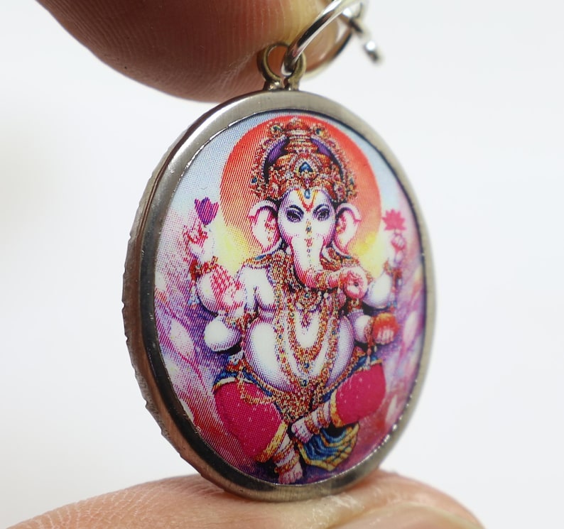 Colgante del Señor Ganesha con el símbolo Om: Amuleto Ohm del dios hindú del éxito, Fujii Kaze imagen 7