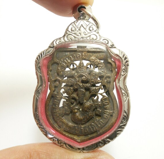 LP ルアイコインのお守り：幸運の鶏ヤントラ、タイ仏教ペンダント