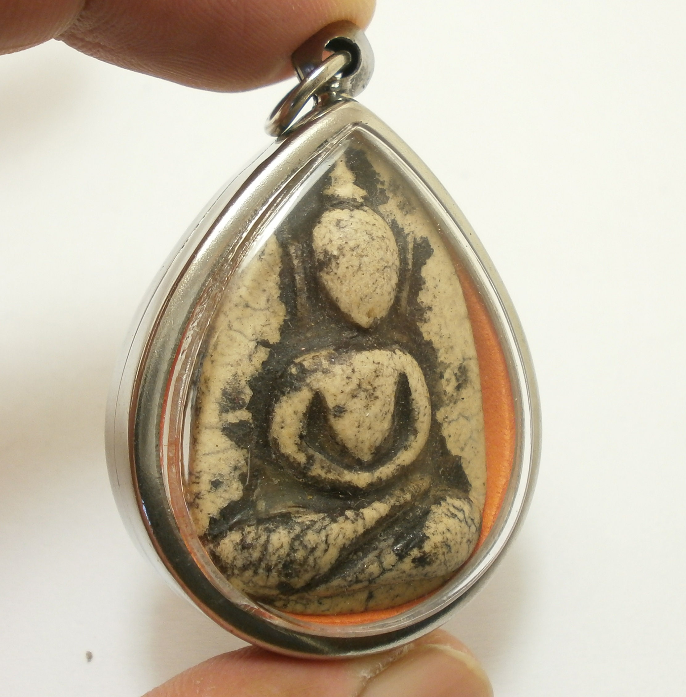 アンティーク タイ仏陀お守りペンダント: LP Wat Plub、富と保護