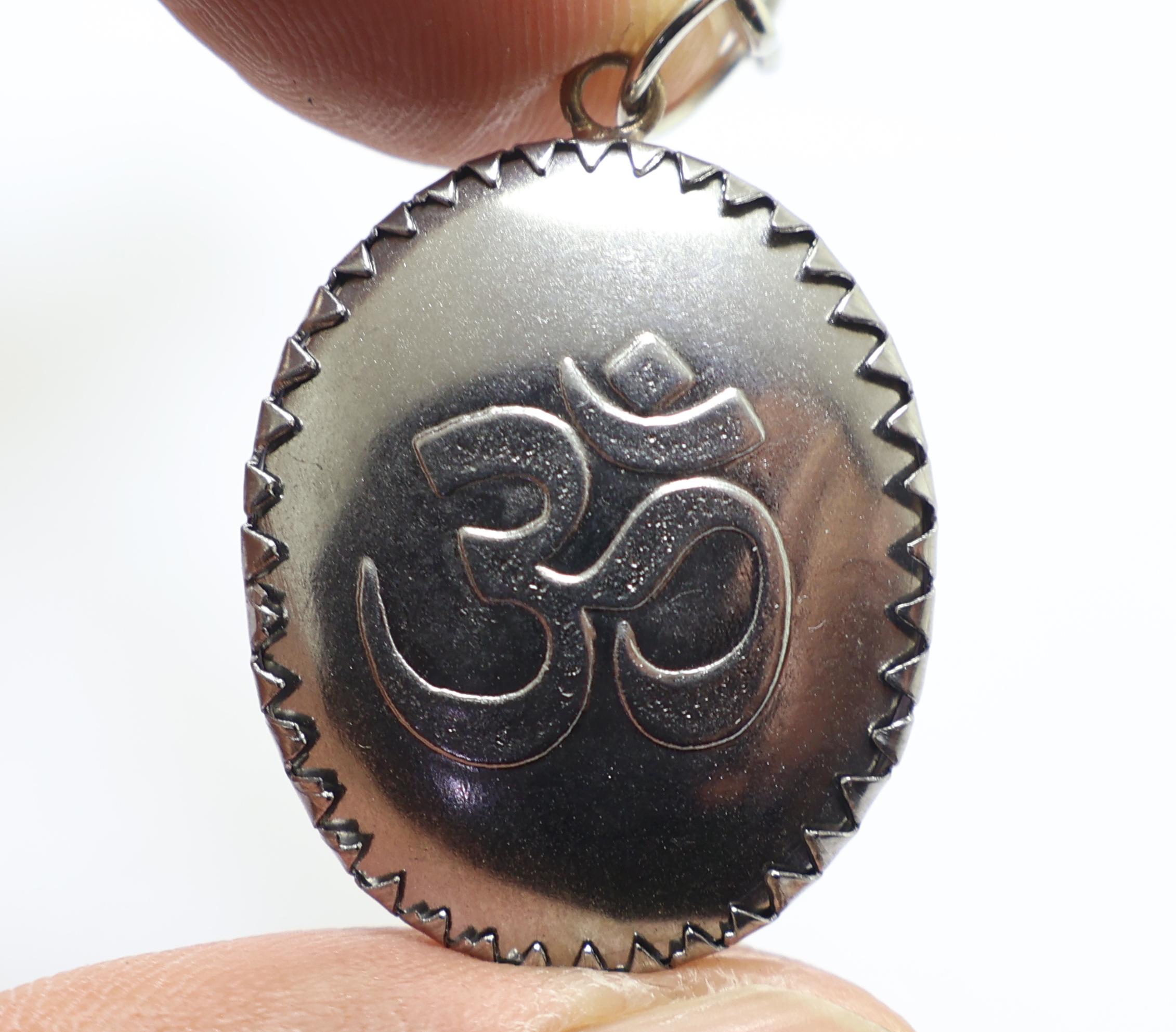 ガネーシャ神ペンダント「オームネックレス」：ヒンドゥー教の成功の神