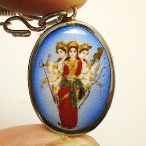 Tridevi Hindu Goddess Amulet: Laxmi, Saraswati, Parvati Pendant Necklace
