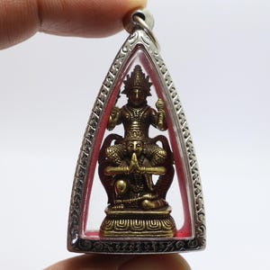 Lord Vishnu Garuda Amulet Pendant: Thai Protection Gift