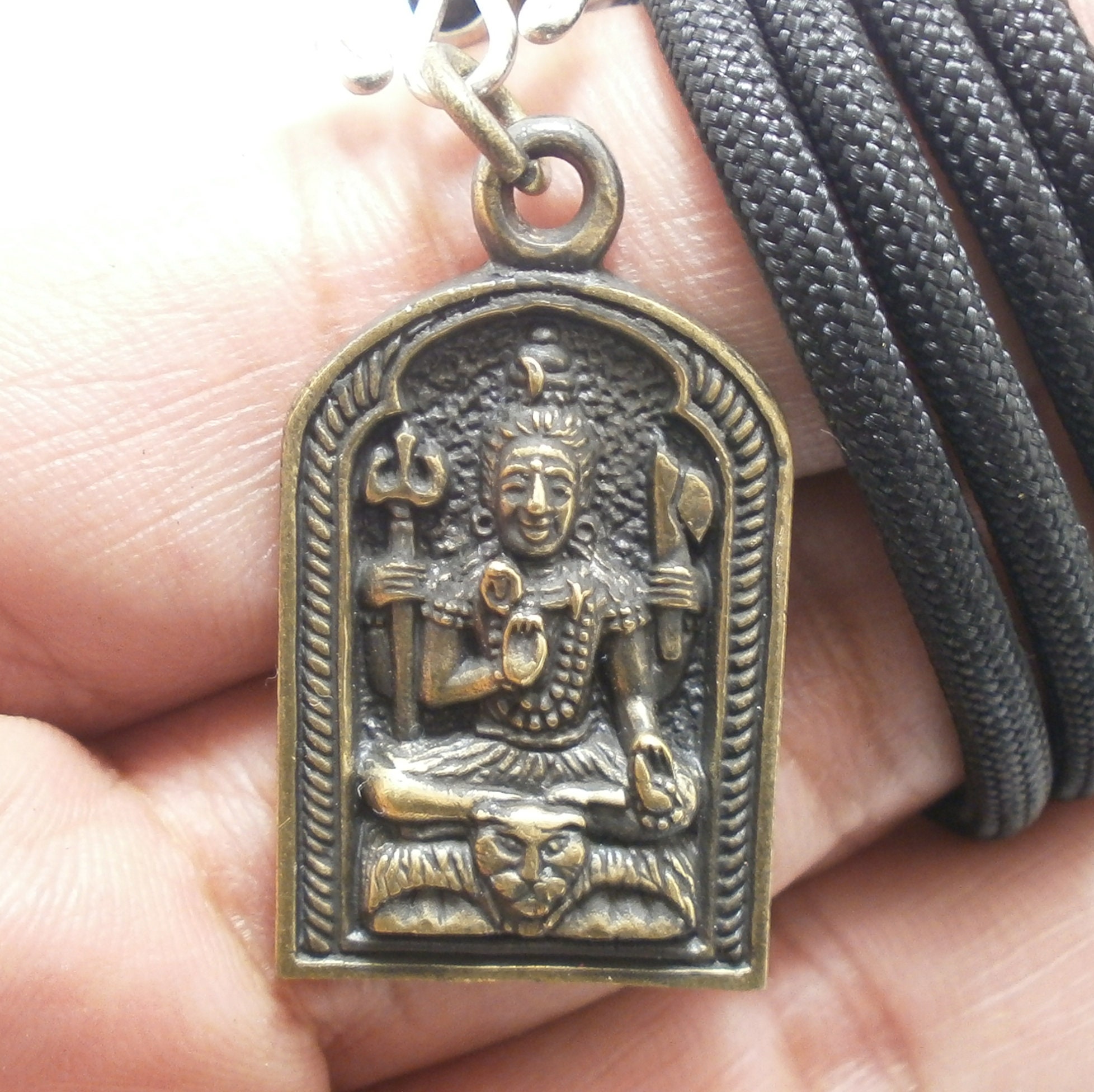 シヴァ神のペンダントネックレス：ヒンドゥー教の神のお守り