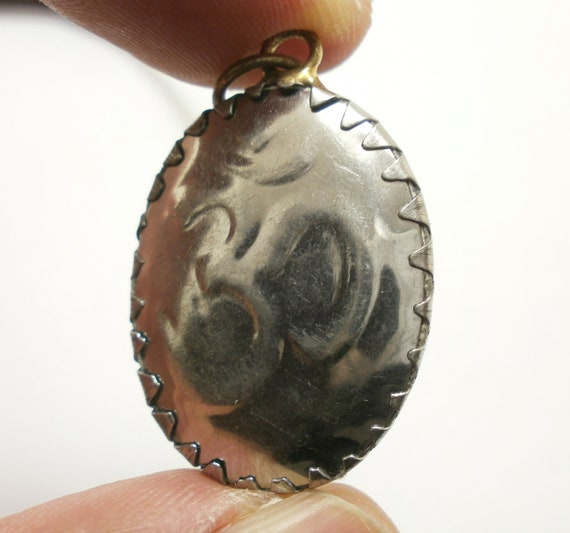 ラクシュミヒンドゥー教の女神のお守り：真鍮製オームペンダント