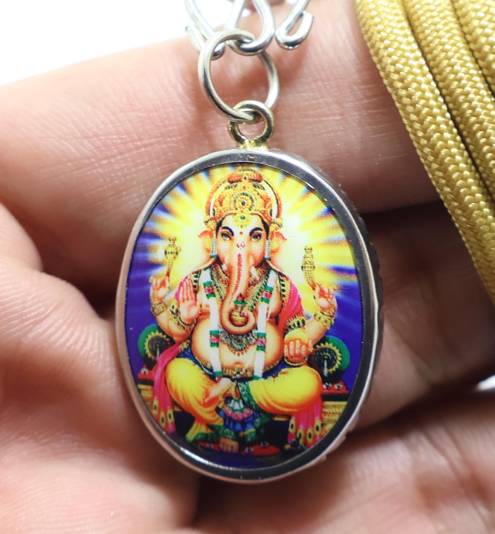 ガネーシャ神ペンダント「オームネックレス」：ヒンドゥー教の成功の神