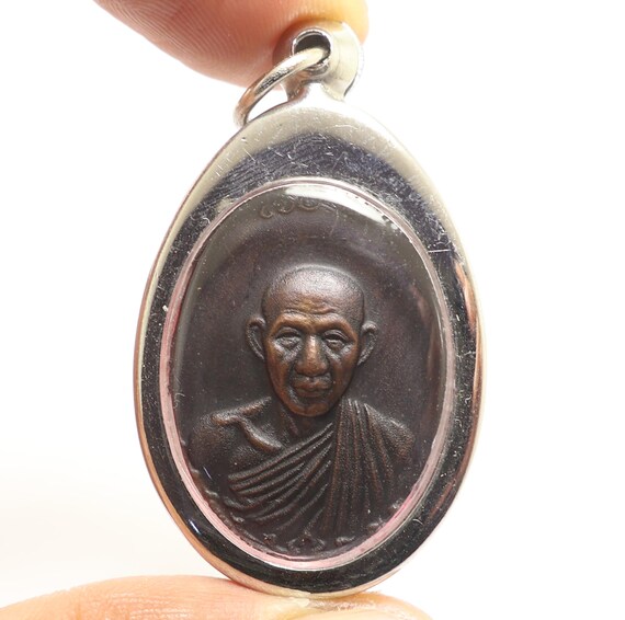 LP カセム タイのお守りコイン：1974年 守護と富をもたらす祝福