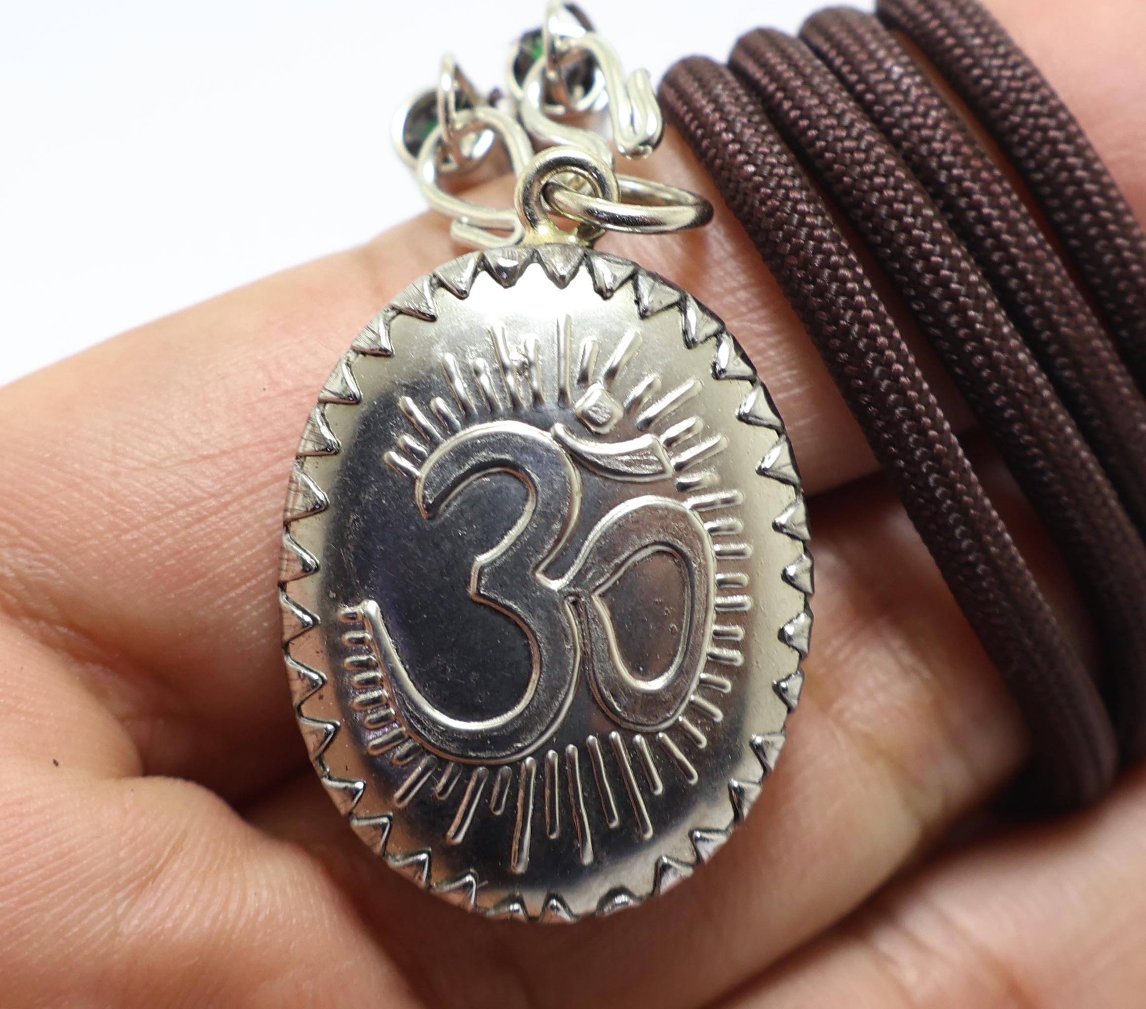 シヴァ神パールヴァティ ガネーシャ ペンダント: ヒンドゥー教の家庭