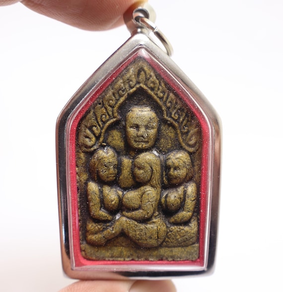 Phra Khunpaen Hold 3 Ladies LP Chuen Amulet (no.1) Khunpan Oom