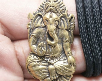 Colgante de latón del Señor Ganesha: Amuleto del dios hindú, collar de cuerda negra de 61 cm (24") Fujii Kaze