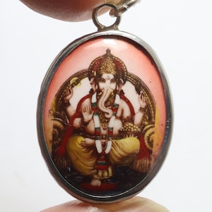 Lord Ganesha God of Success & Wisdom Ganapati vinayaka blessed 1980s cross obstacles Hindu Om Aom Ganesh Red pendant amulet rope necklace