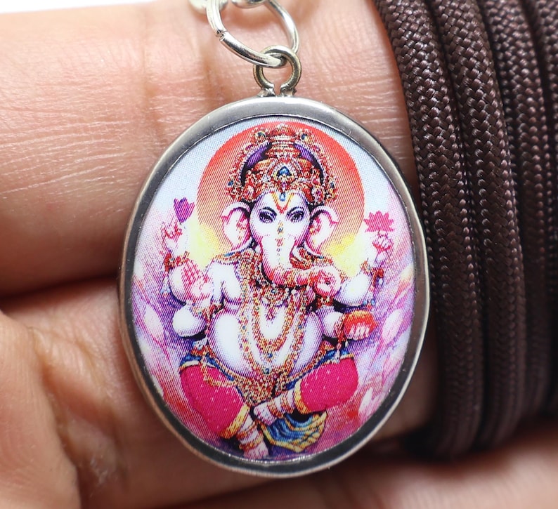 Colgante del Señor Ganesha con el símbolo Om: Amuleto Ohm del dios hindú del éxito, Fujii Kaze imagen 5