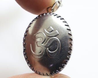 ガネーシャ神ペンダント「オームネックレス」：ヒンドゥー教の成功の神