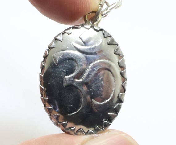 シヴァ神のファミリーアミュレット「オーム」ペンダント：ヒンドゥー教