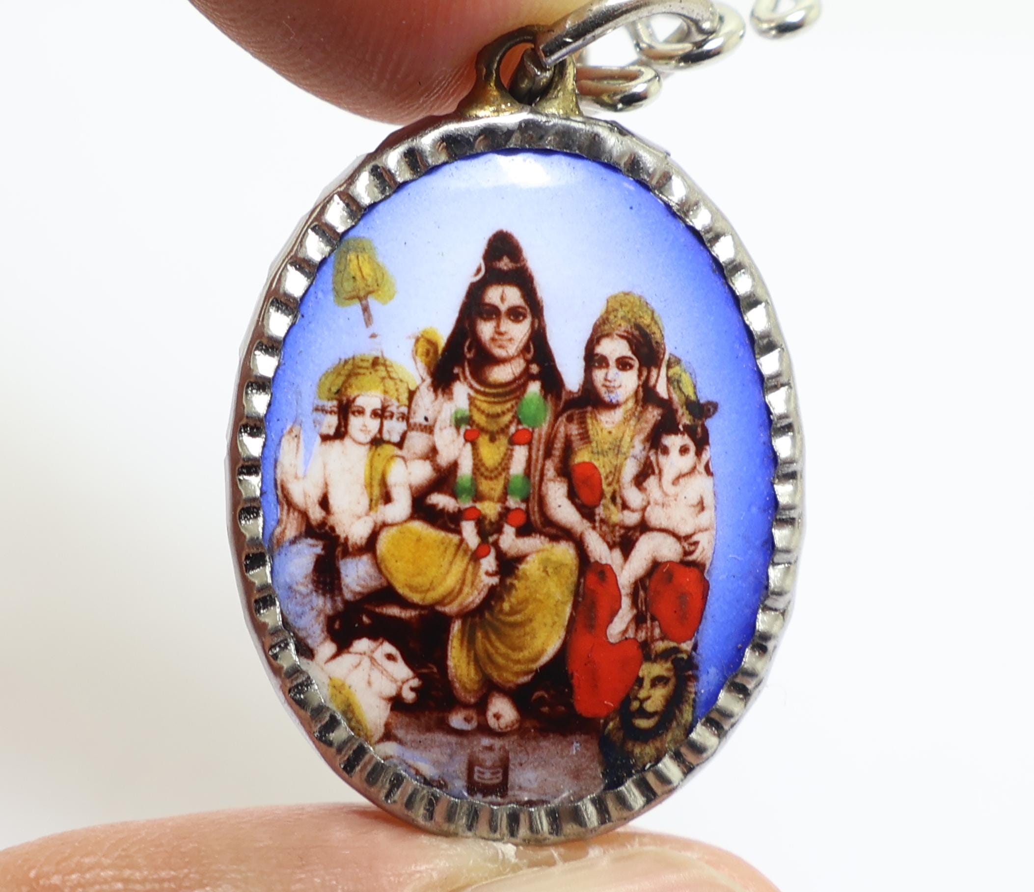 シヴァ神のファミリーペンダント：ヒンドゥー教の神のお守り、幸運の