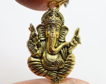 ガネーシャ神のお守り「オーム」ネックレス：ヒンドゥー教の成功の神