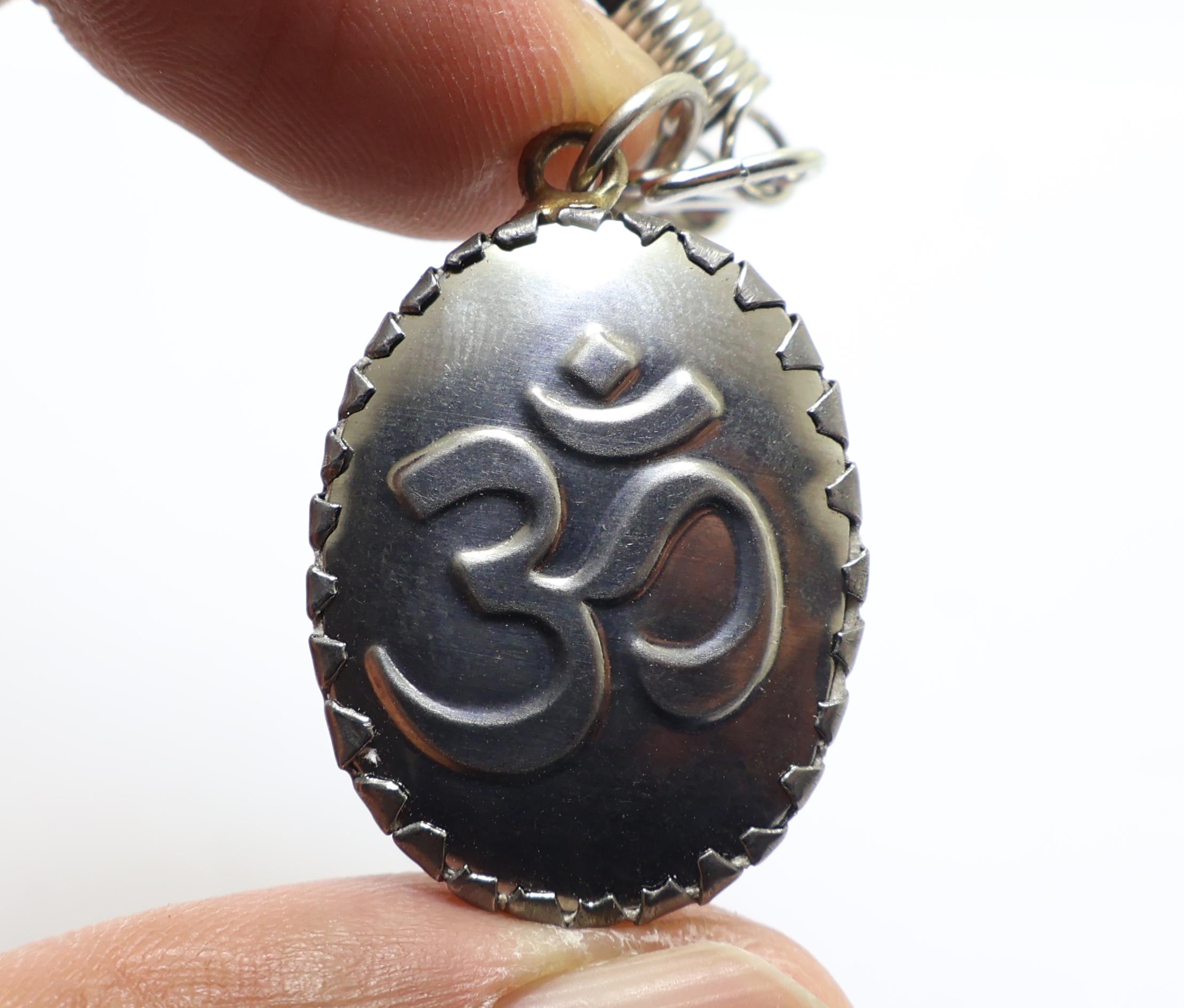 ラダ・クリシュナペンダント「オーム」ネックレス：ヒンドゥー教の女神