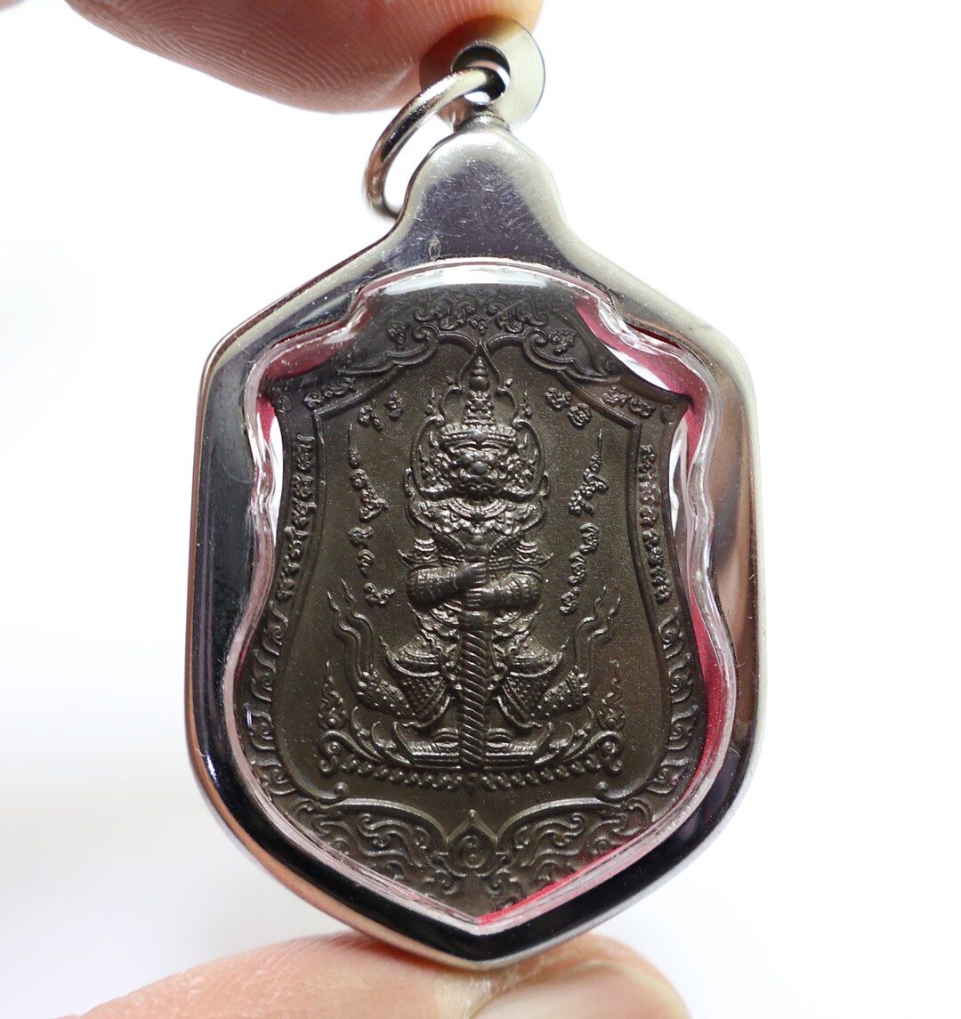 タオ・ウェスワンのお守り：裕福な王、タイ仏教のペンダント - Etsy 日本