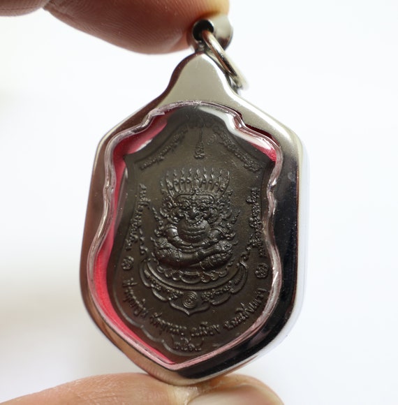 タオ・ウェスワンのお守り：裕福な王、タイ仏教のペンダント - Etsy 日本