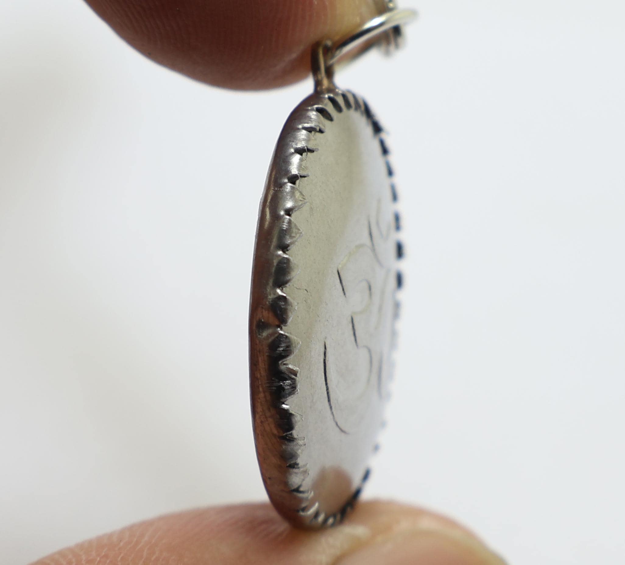 ガネーシャ神ペンダント「オームネックレス」：ヒンドゥー教の成功の神