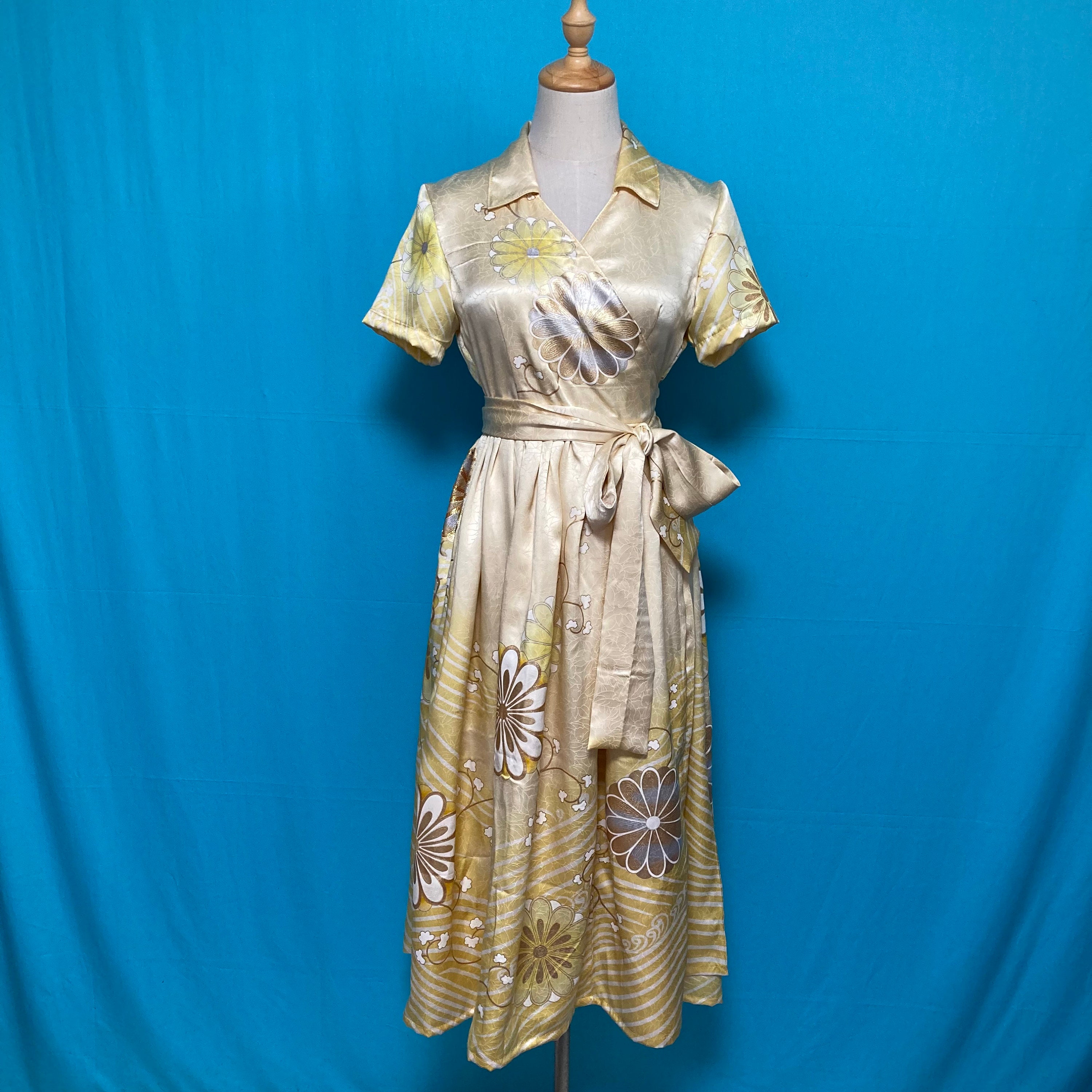 US 8, Vintage kimono dress, wrap dress, upcycled, delicate embroidered