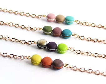 Bracelets Breloques Doré Macarons Bijoux Métal Doré Marsala Pâte polymère Gourmandises Idées cadeaux pour femme Bracelet or