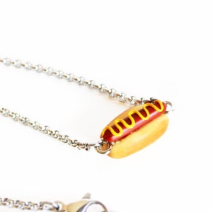 Collier Hot Dog,Bijoux Hotdog,Fimo Gourmande,Breloque Hotdog Américain Collier pendentif argent Bijou pâte polymère Junk Food Cadeau Unique image 1