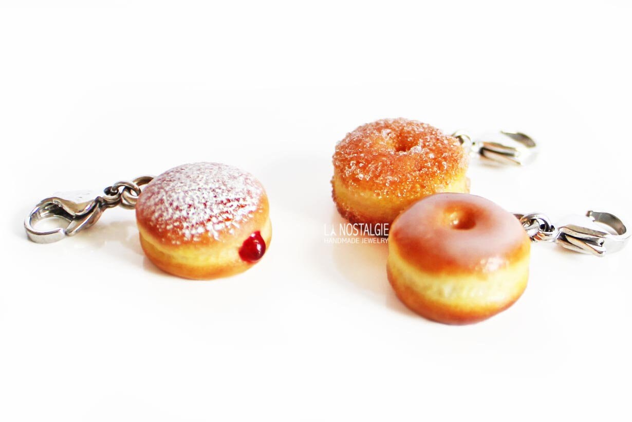 GRAPHICS & MORE Cute Donut with Sprinkles Chocolate Icing Italian European Style Bracelet Charm Bead GRAPHICS & MORE Cute Donut with Sprinkles Chocolate Icing Italian European Style Bracelet Charm Bead