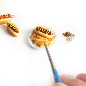 Collier Hot Dog,Bijoux Hotdog,Fimo Gourmande,Breloque Hotdog Américain Collier pendentif argent Bijou pâte polymère Junk Food Cadeau Unique image 5