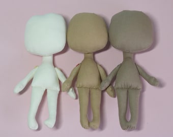 Set van drie blanco textielpoppen, Making doll