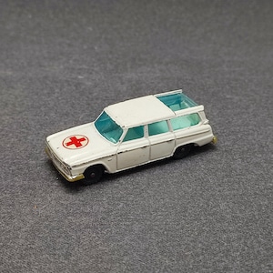 Husky Models (corgi) Studebaker Ambulance