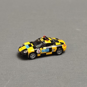 Schuco Porsche Cayman S &quot;Follow Me-Hannover Airport&quot;  1/87 scale