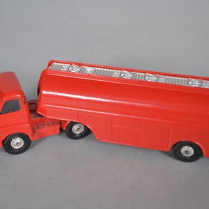 Corgi Toys Bedford ''S' Tanker Mobilegas No.1110 (restored)