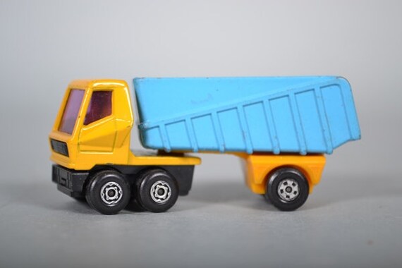 matchbox articulated truck