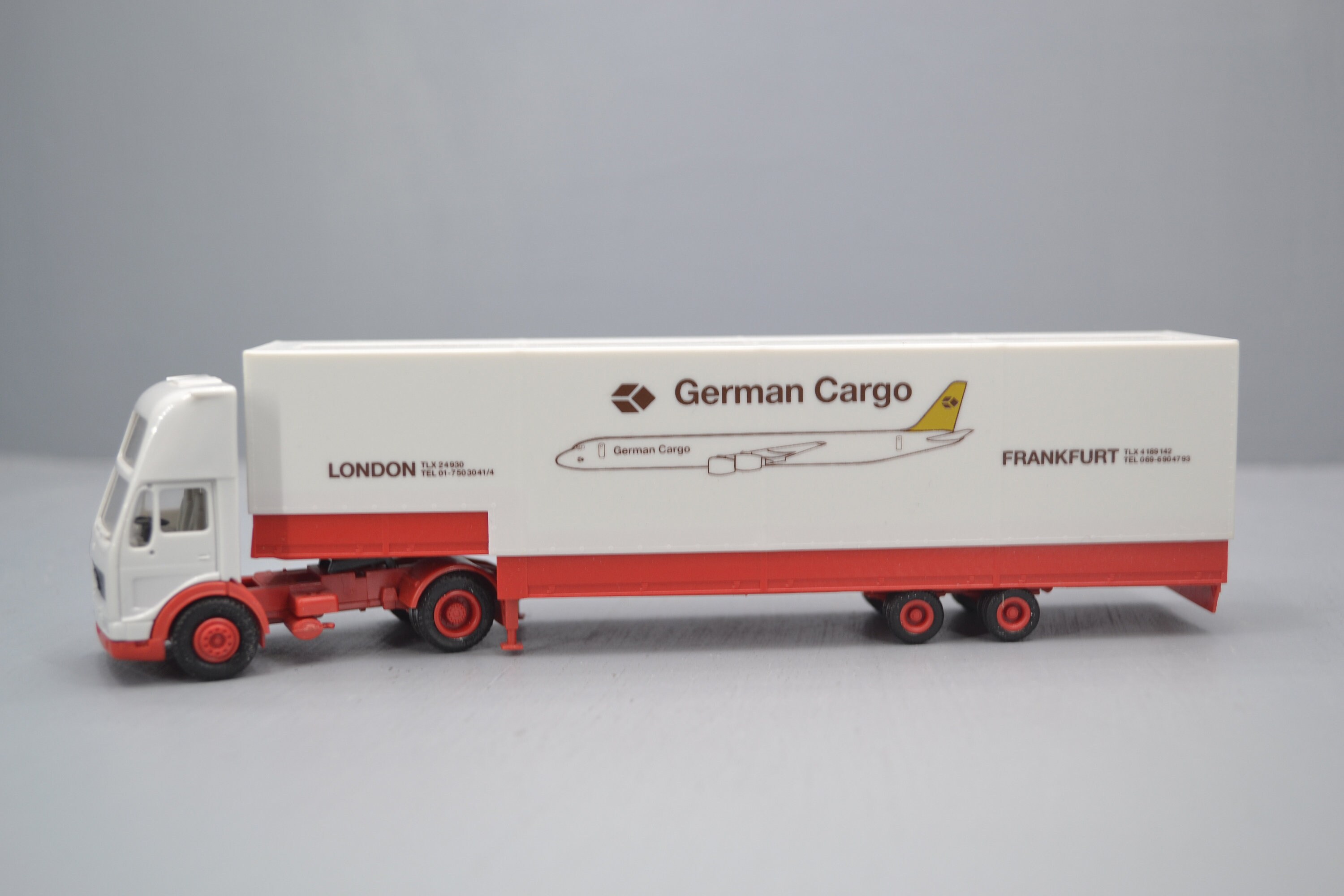 HERPA 1/87 クリスマス スカニア　5台セット HERPA 1/87 クリスマス スカニア 5台セット - メルカリ