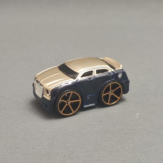 Hotwheels Blings Chrysler 300C 1/64 Dropstars Series - Etsy