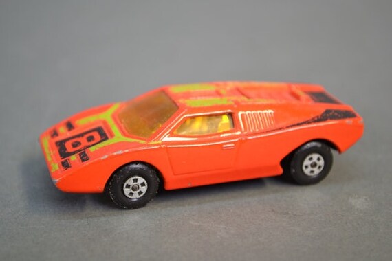 matchbox superfast no 27 lamborghini countach