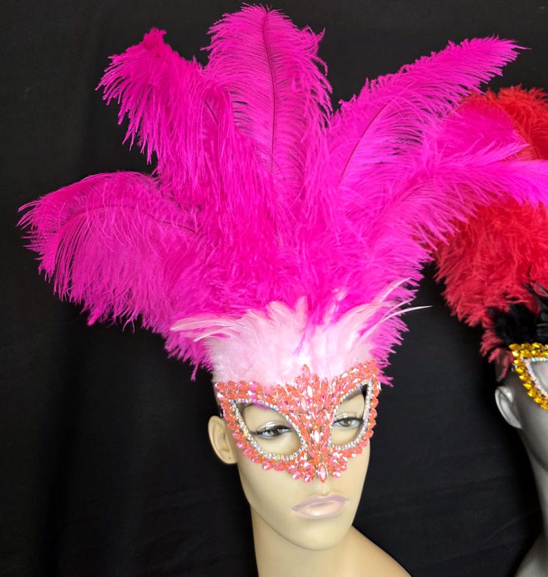 Pequeno enfeite de cabeça de carnaval com máscara de strass – Adorno de cabeça de showgirl com penas de avestruz – Fantasia para o Festival de Samba Mardi Gras – Feito à mão nos EUA imagem 5