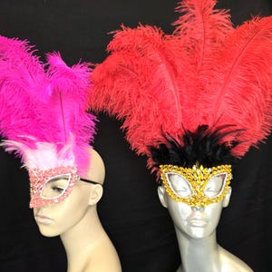 Pequeno enfeite de cabeça de carnaval com máscara de strass – Adorno de cabeça de showgirl com penas de avestruz – Fantasia para o Festival de Samba Mardi Gras – Feito à mão nos EUA imagem 4