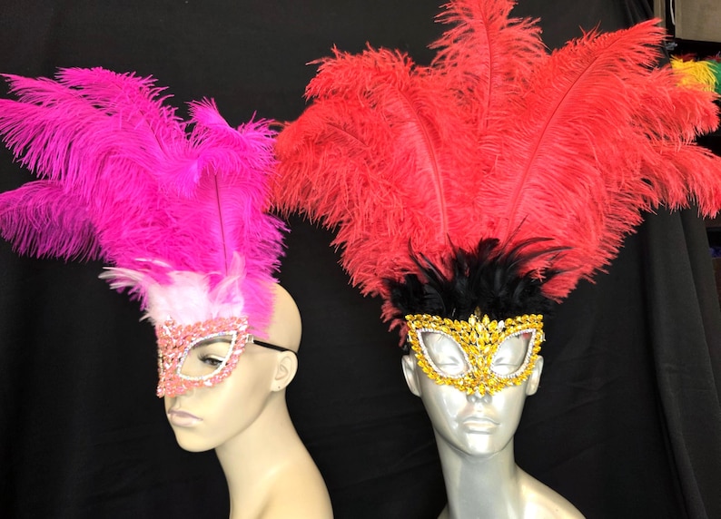 Pequeno enfeite de cabeça de carnaval com máscara de strass – Adorno de cabeça de showgirl com penas de avestruz – Fantasia para o Festival de Samba Mardi Gras – Feito à mão nos EUA imagem 4