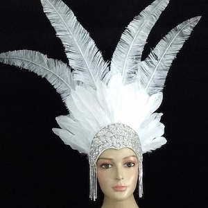 Made in USA White Collar,headdress and arm pieces. Feather costume Piece Samba Hora Loca carnaval parade