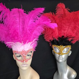 Pequeno enfeite de cabeça de carnaval com máscara de strass – Adorno de cabeça de showgirl com penas de avestruz – Fantasia para o Festival de Samba Mardi Gras – Feito à mão nos EUA imagem 10