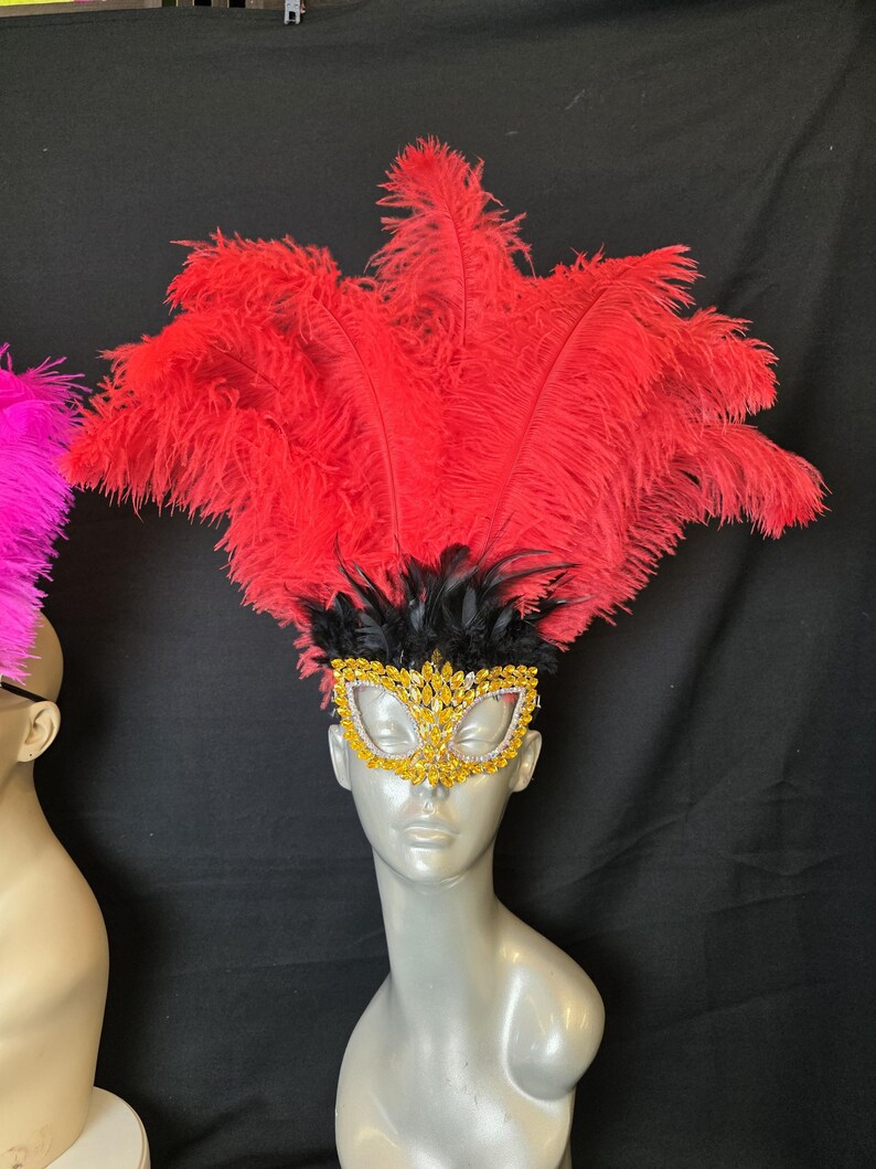 Pequeno enfeite de cabeça de carnaval com máscara de strass – Adorno de cabeça de showgirl com penas de avestruz – Fantasia para o Festival de Samba Mardi Gras – Feito à mão nos EUA imagem 12