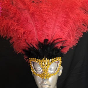 Pequeno enfeite de cabeça de carnaval com máscara de strass – Adorno de cabeça de showgirl com penas de avestruz – Fantasia para o Festival de Samba Mardi Gras – Feito à mão nos EUA imagem 11