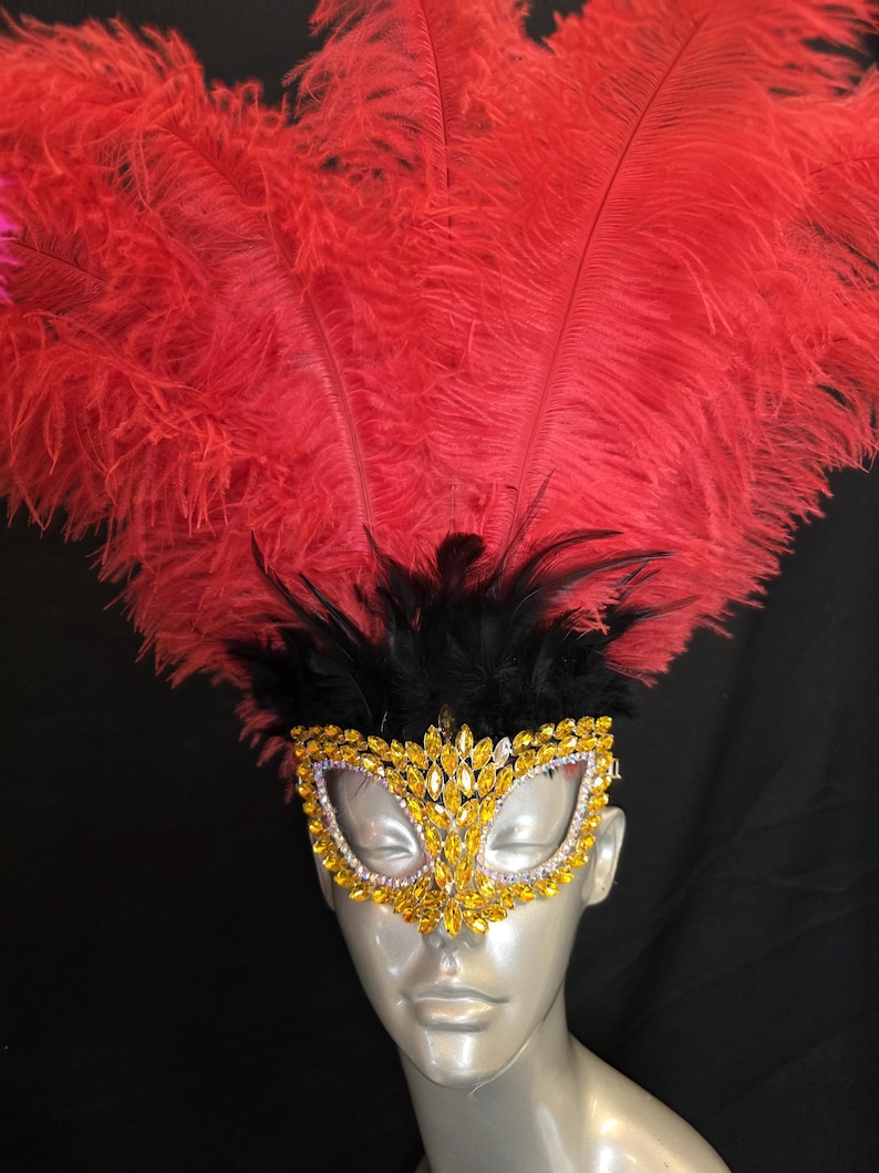 Pequeno enfeite de cabeça de carnaval com máscara de strass – Adorno de cabeça de showgirl com penas de avestruz – Fantasia para o Festival de Samba Mardi Gras – Feito à mão nos EUA imagem 11