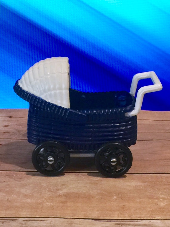 dollhouse baby carriage