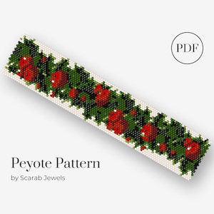 Peut inclure: Un motif de tissage de perles en point de peyote avec un motif de houx rouge et vert. Le motif est destin&eacute; &agrave; un bracelet ou &agrave; un autre projet. Le motif est disponible en t&eacute;l&eacute;chargement PDF. Le texte "Peyote Pattern" et "by Scarab Jewels" est inclus dans l'image.